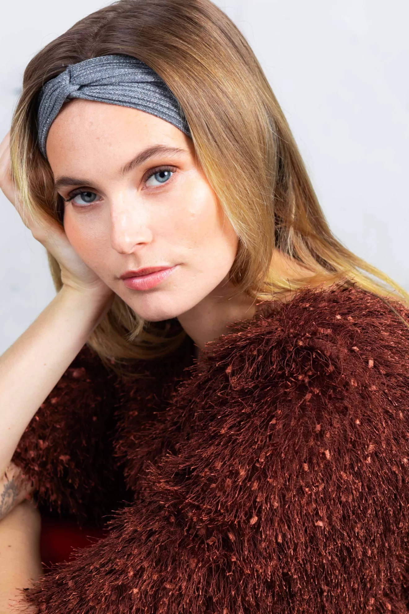 bandeau_britney_argent_3.webp Fashion Orta Bandeau Britney argenté grispailleté