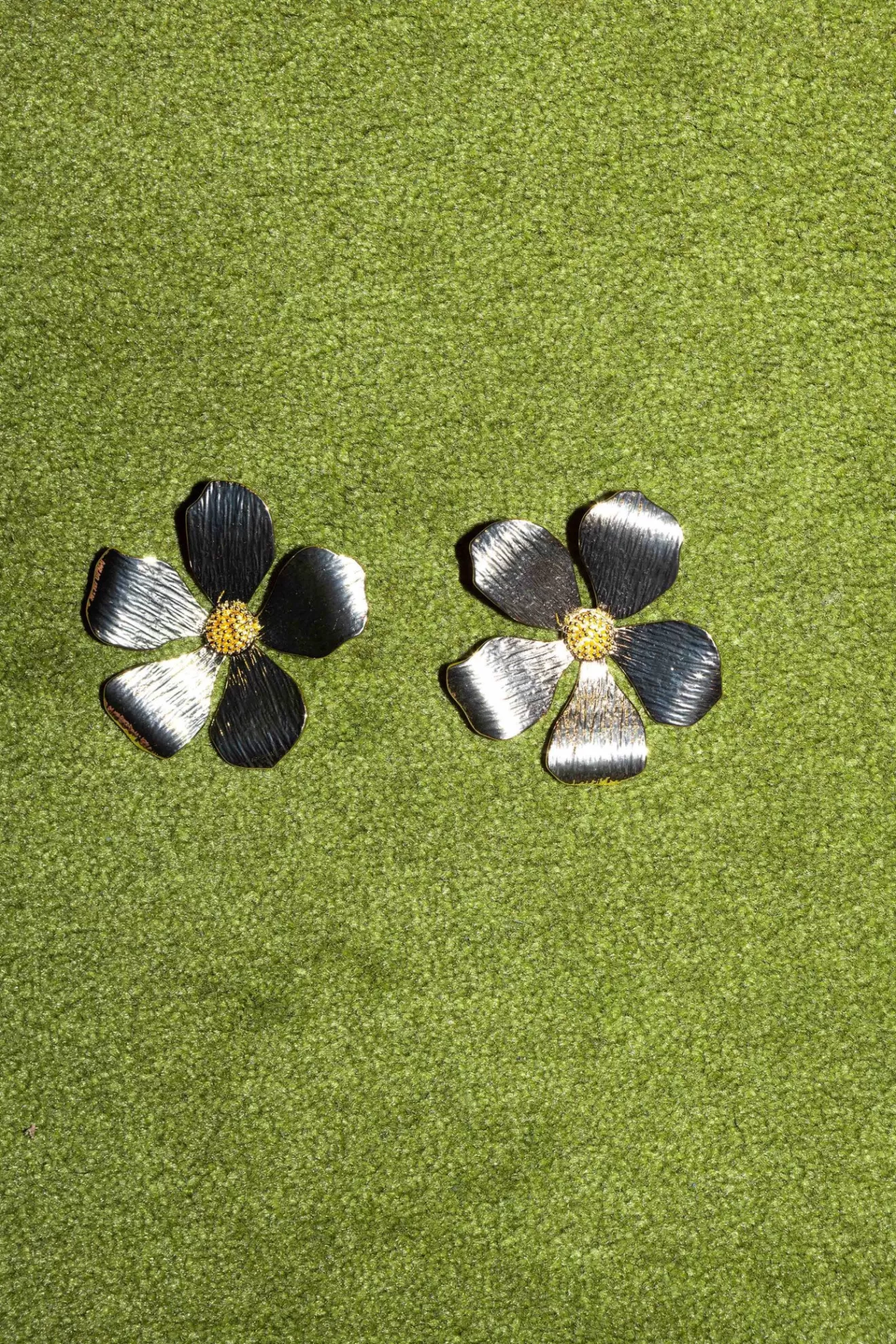 boucles_doreille_flore_dor_4.webp Outlet Orta Boucles d'oreille Flore doré