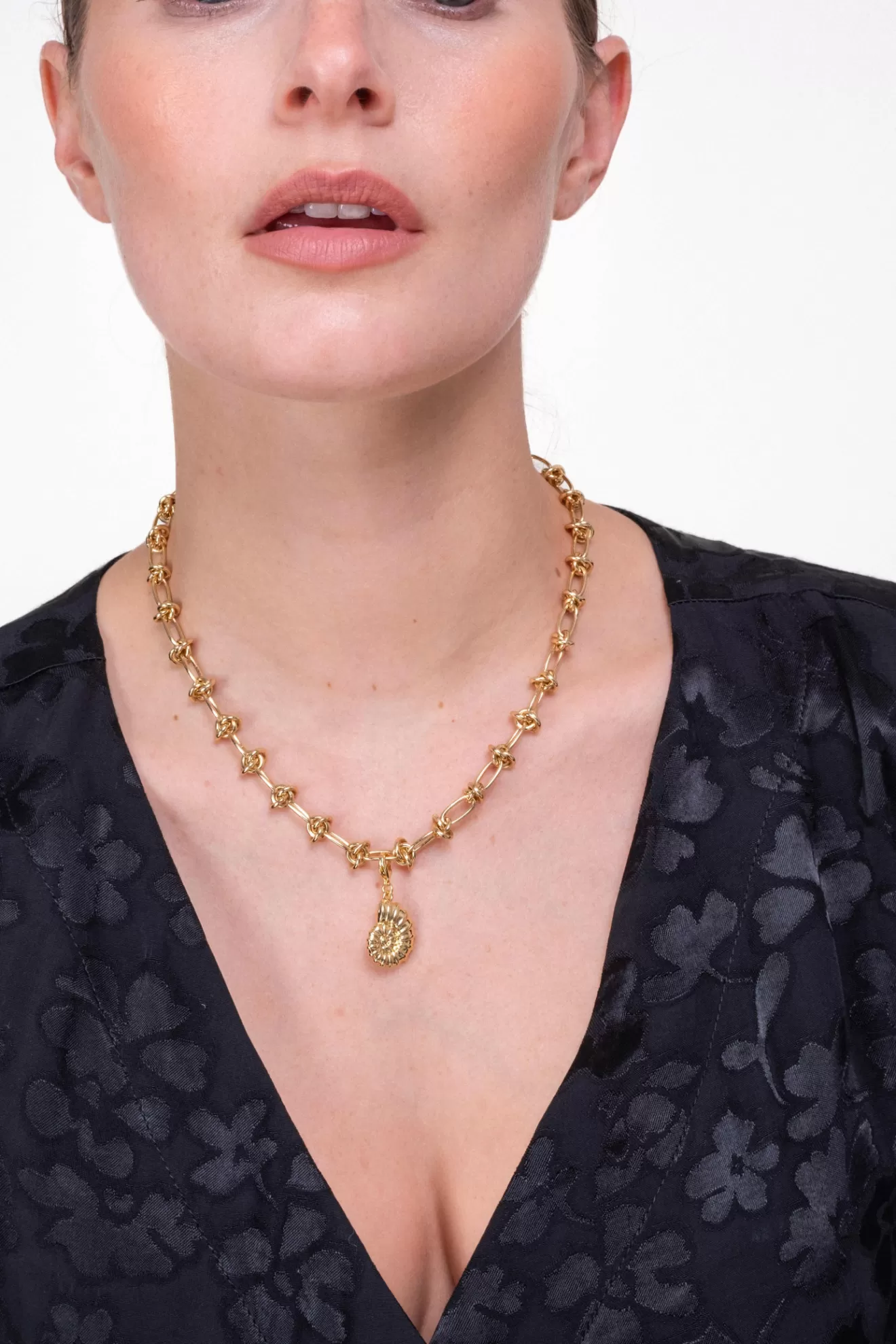 collier_hestia_dor_5.webp Best Sale Orta Collier Hestia doré