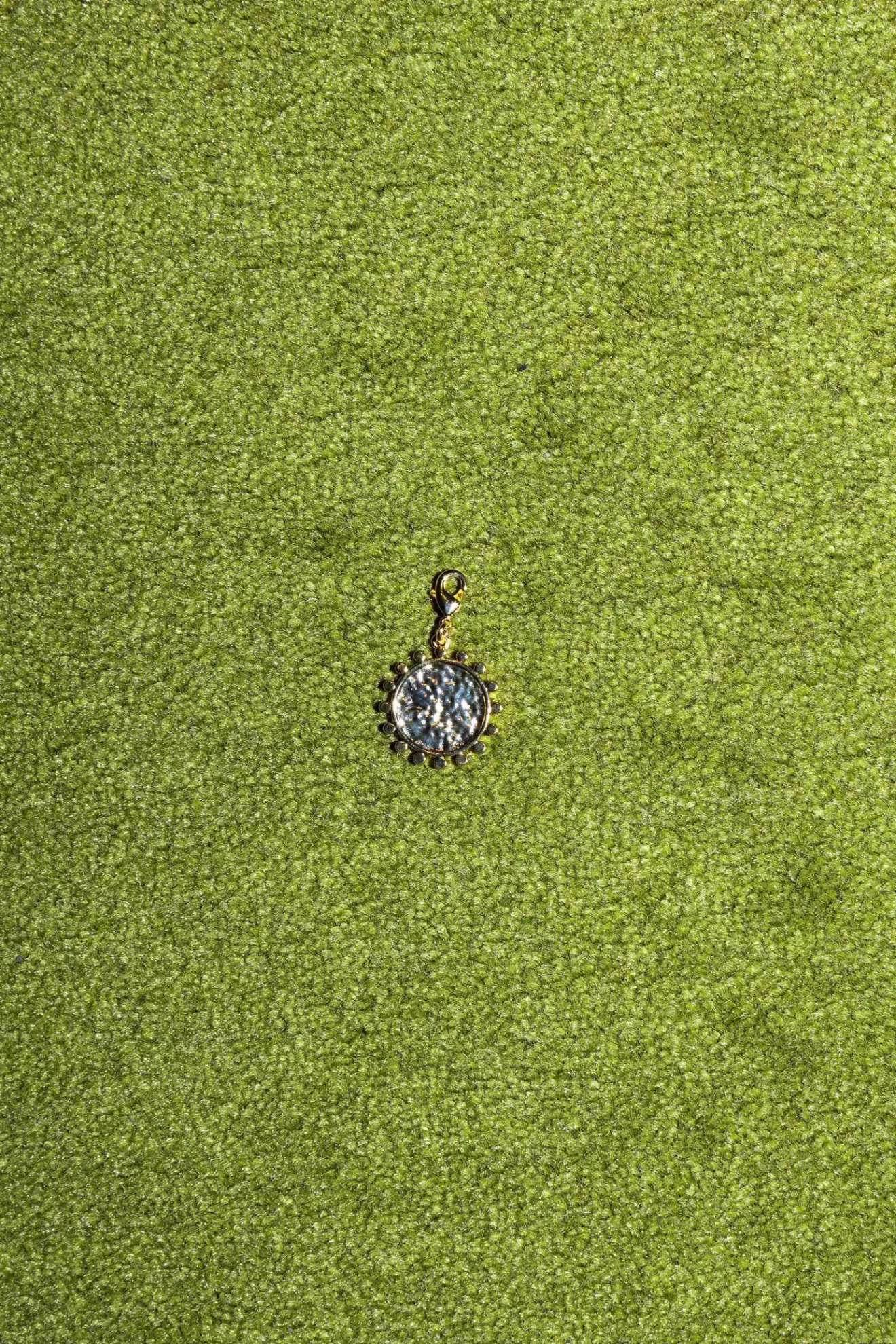 mdaille_martele_dore_2.webp Flash Sale Orta Médaille martelée dorée