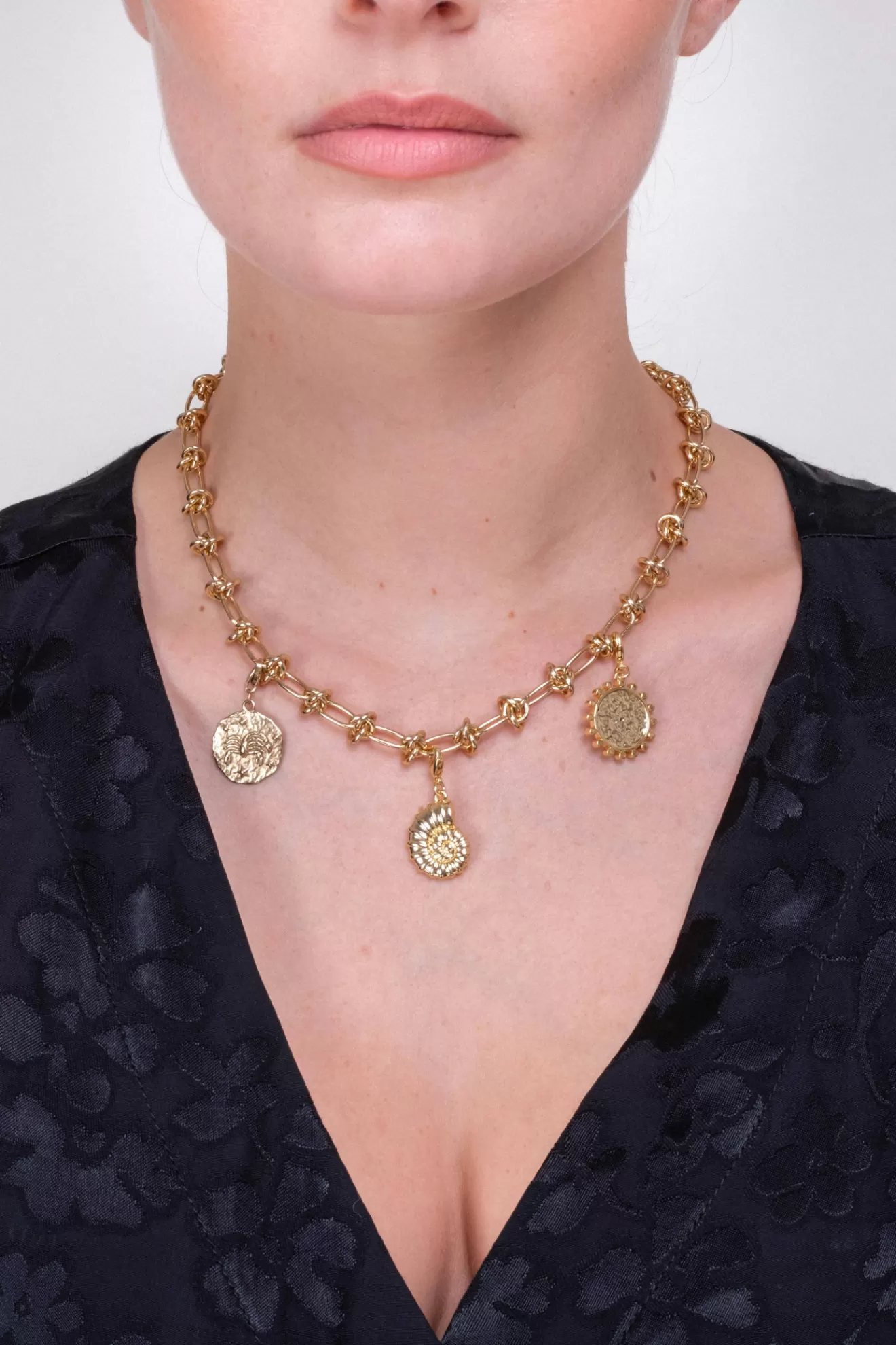 mdaille_martele_dore_4.webp Flash Sale Orta Médaille martelée dorée