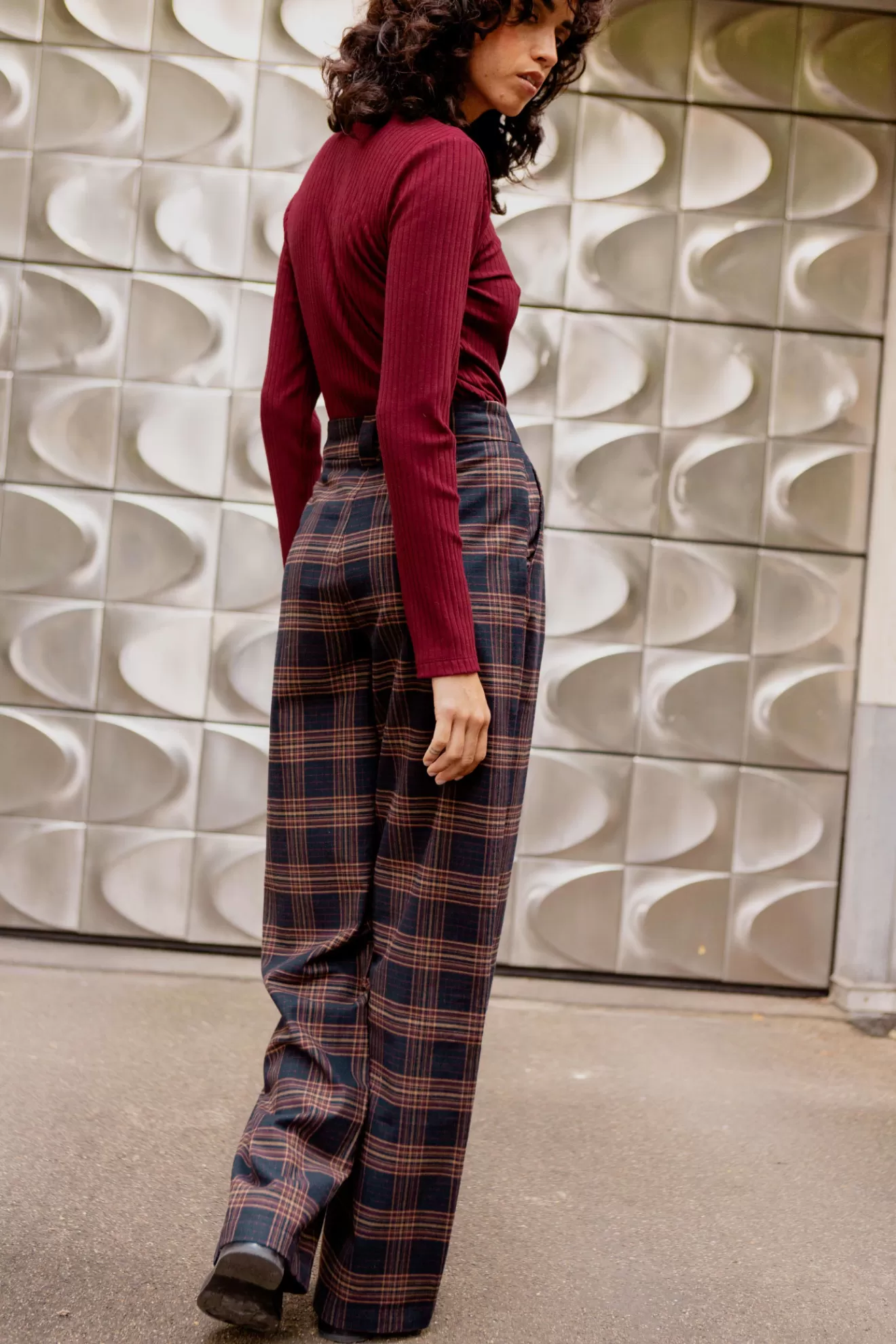 pantalon_gabriel_carreaux_marine__rouge_4.webp Best Sale Orta Pantalon Gabriel carreaux marine & rouge