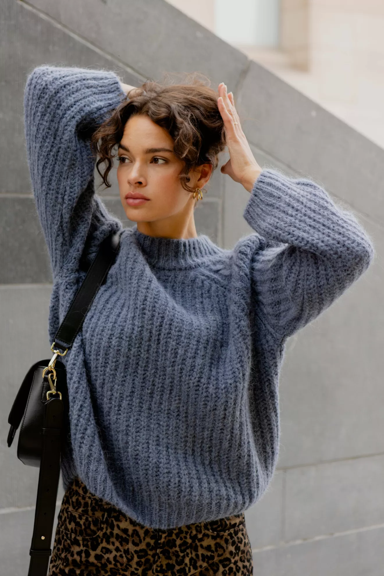 pull_gaspard_bleu_denim_2.webp Flash Sale Orta Pull Gaspard bleu denim bleudenim