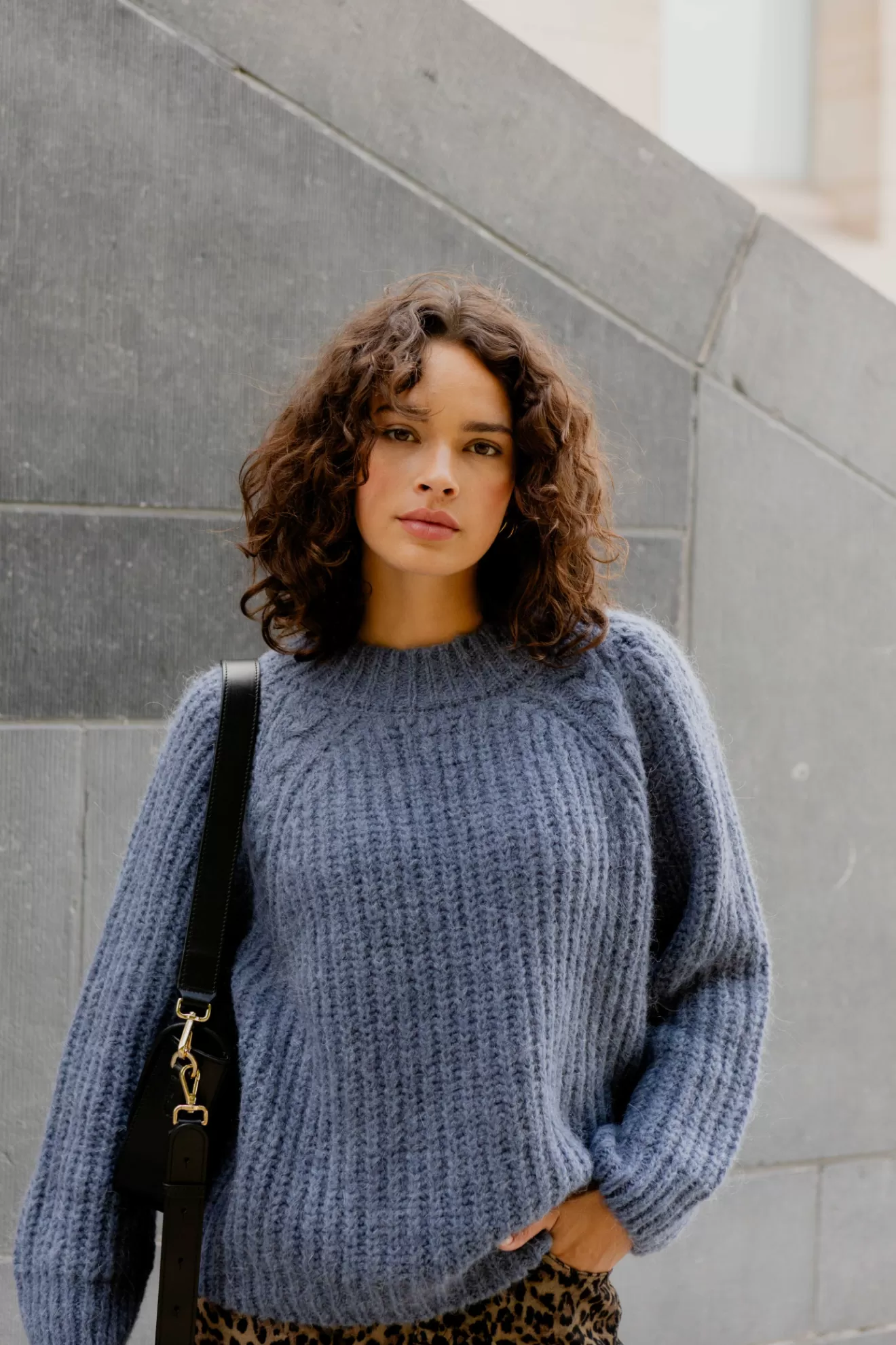 pull_gaspard_bleu_denim_4.webp Flash Sale Orta Pull Gaspard bleu denim bleudenim