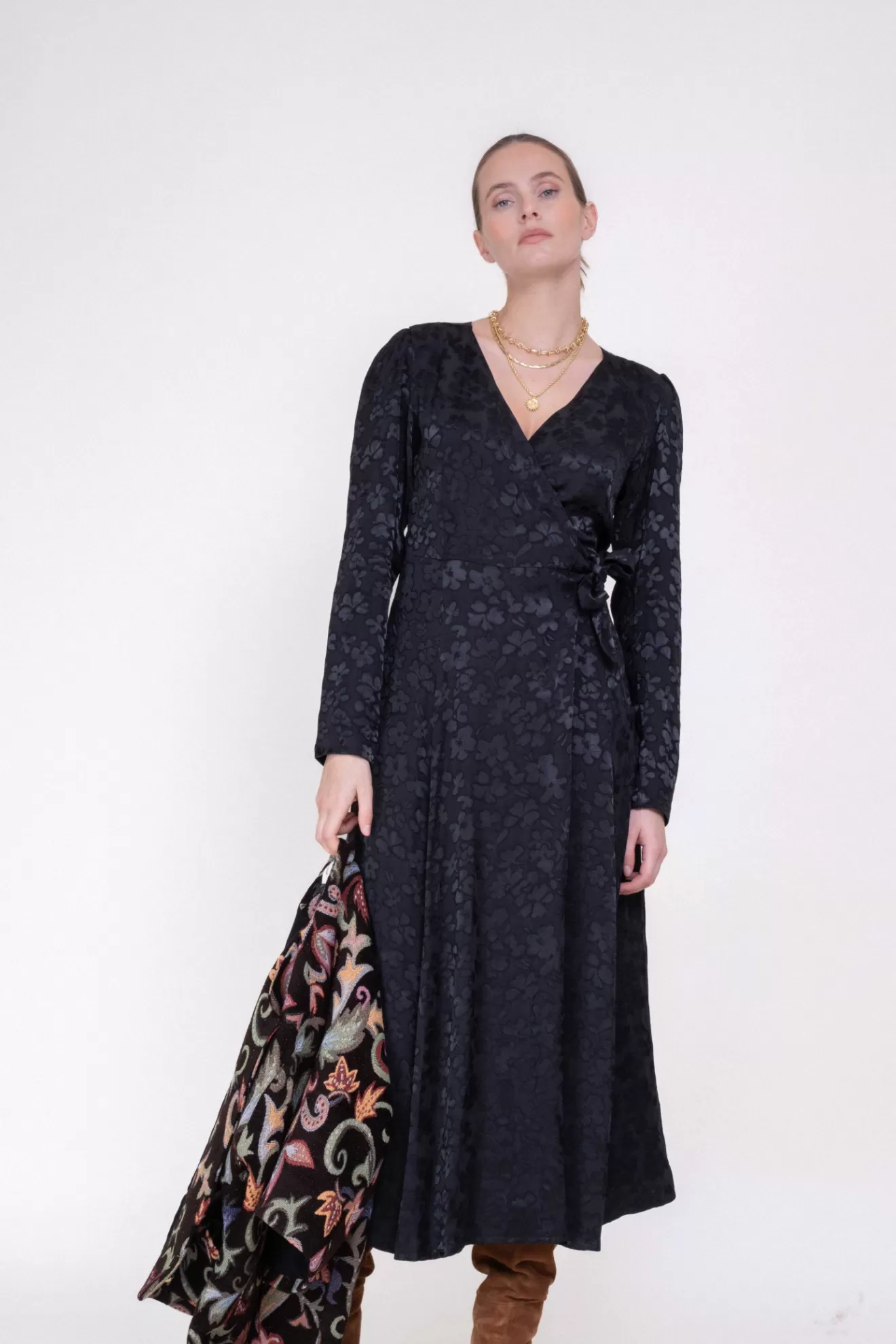 robe_kate_jacquard_noir_11.webp Shop Orta Robe Kate jacquard noir