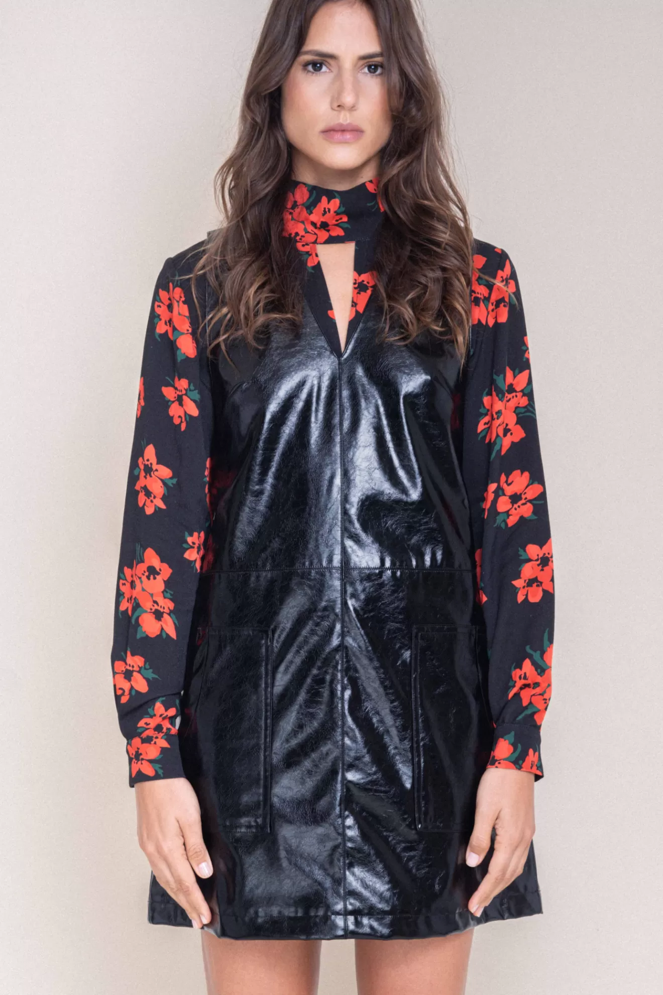 robe_laetitia_vinyle_noir_2.webp Discount Orta Robe Laetitia Vinyle noir