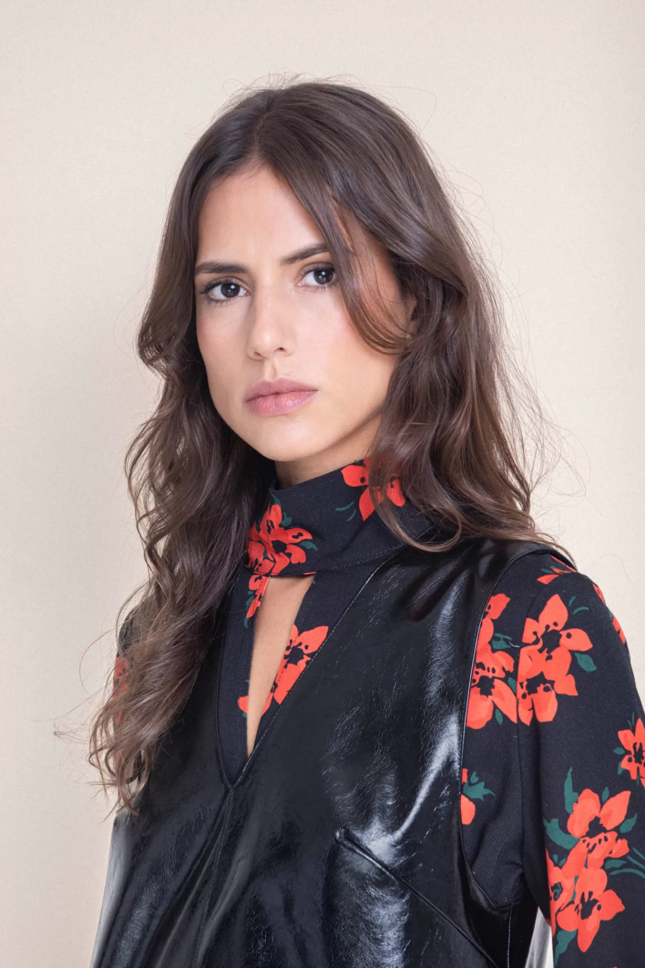 robe_laetitia_vinyle_noir_4.webp Discount Orta Robe Laetitia Vinyle noir