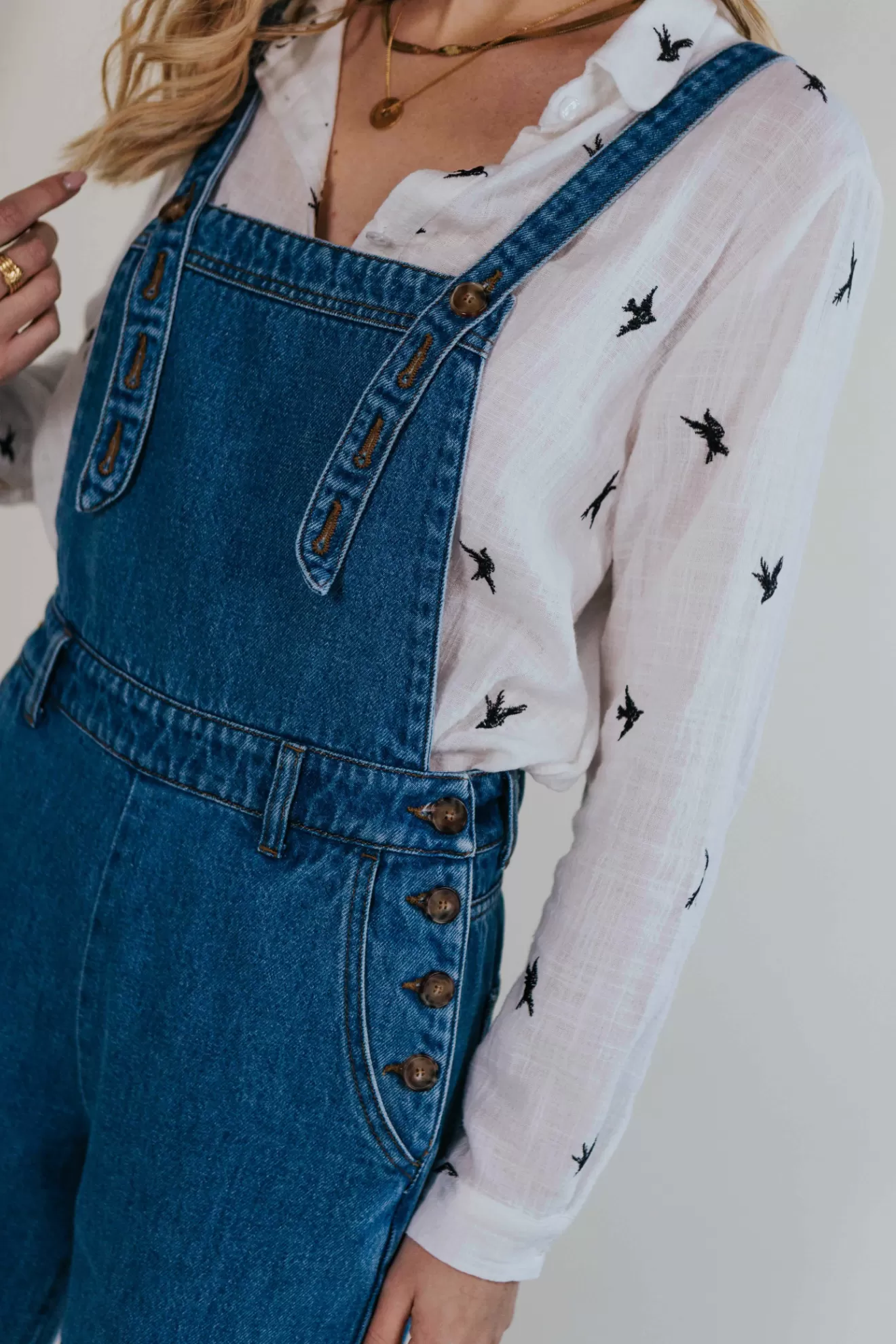 Online Orta Salopette Gilles bleu bleumoyen ·Bretellesréglablesavecdesboutons · Boutonsimpressionécailles ·4poches ·Aporteraveclesbretellescroiséesounon ·100%coton certifié Oeko-Tex®·Confectionnéau Portugal·Sarah mesure1m72etporteunetailleS ·Prenezvotretaillehabituelle