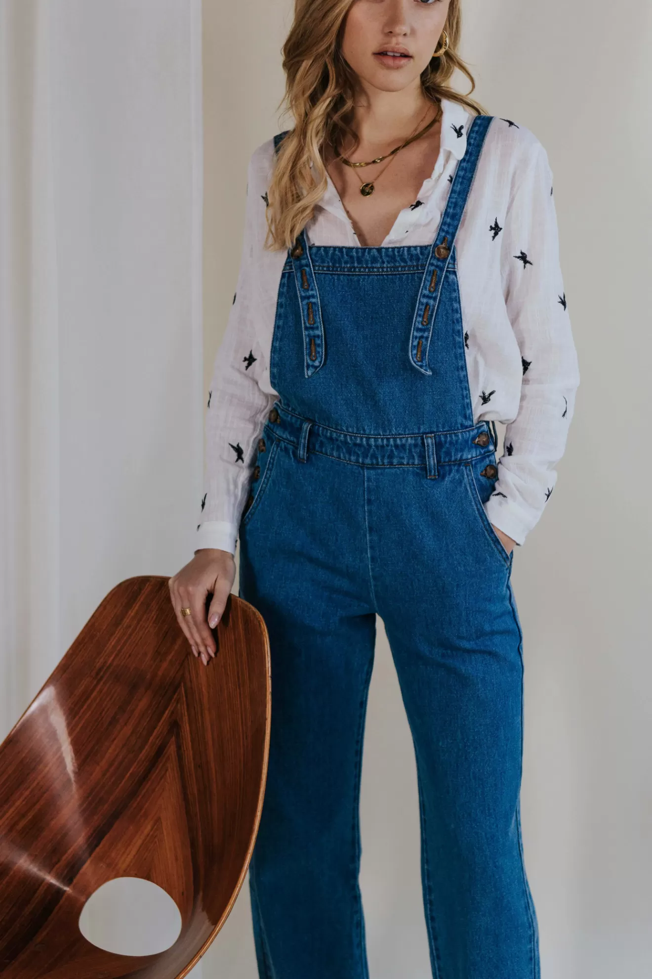 salopette_gilles_bleu_5.webp Online Orta Salopette Gilles bleu bleumoyen ·Bretellesréglablesavecdesboutons · Boutonsimpressionécailles ·4poches ·Aporteraveclesbretellescroiséesounon ·100%coton certifié Oeko-Tex®·Confectionnéau Portugal·Sarah mesure1m72etporteunetailleS ·Prenezvotretaillehabituelle